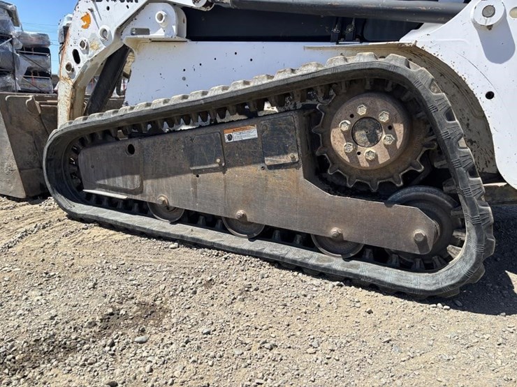 2005-bobcat-t180-image-17