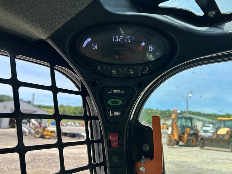 2024-bobcat-t770-image-24