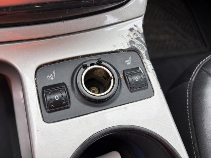 2016-ford-c-max-sel-hybrid-sedan-image-33