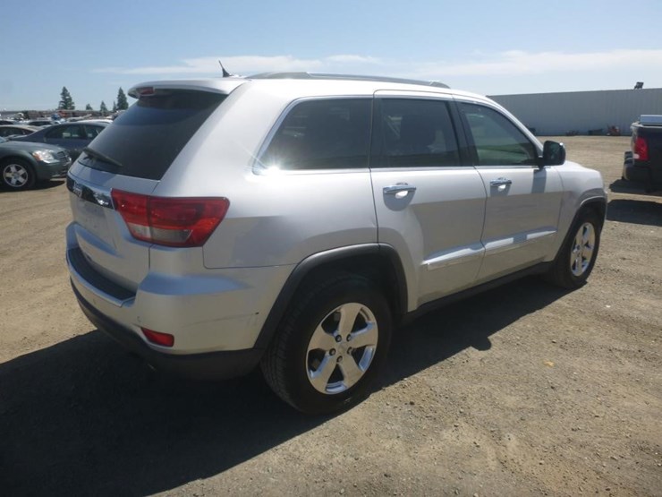 2012-jeep-grand-cherokee-image-3