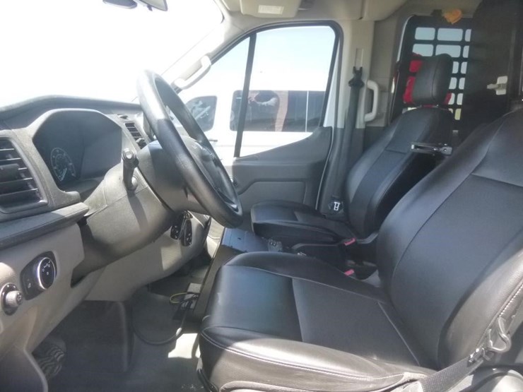 2020-ford-transit-image-8