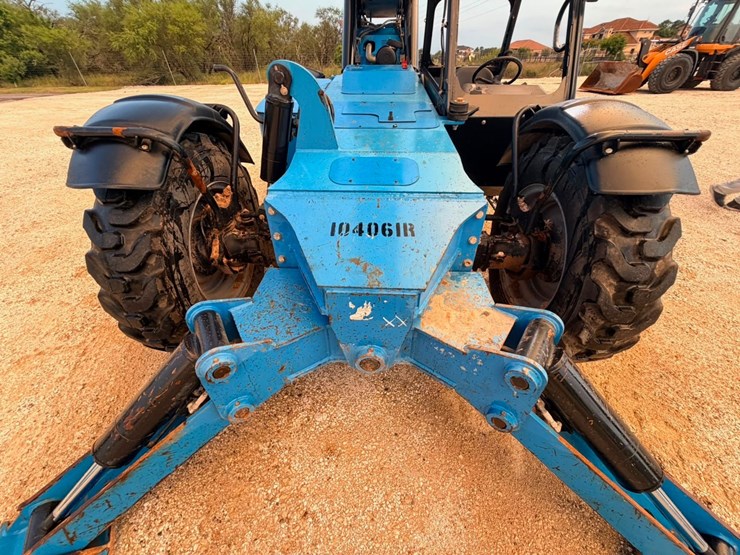 2019-genie-gth1056-image-10
