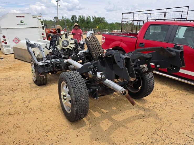 2023-ford-f250-image-2