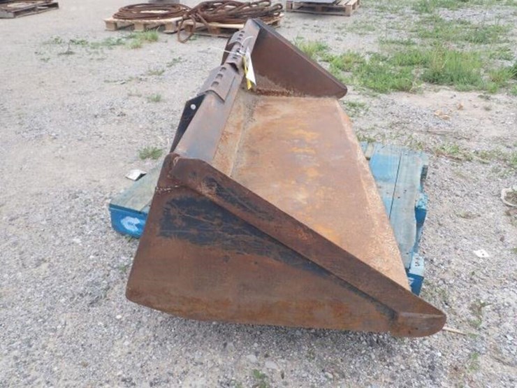83.5-in.-bucket-image-7