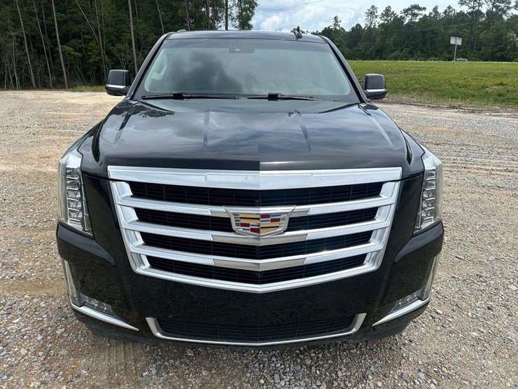 2018-cadillac-escalade-esv-image-9
