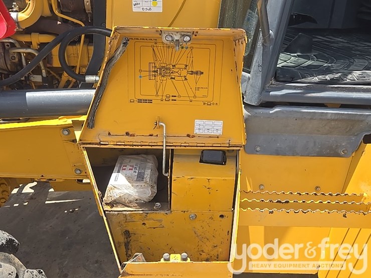 2020-deere-310sl-image-39