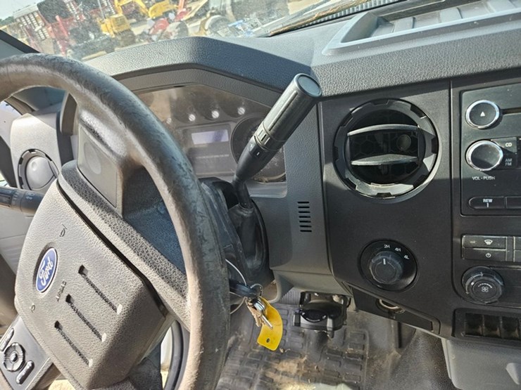 2012-ford-f550-image-25