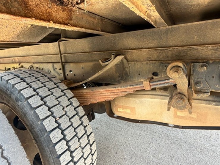 2013-ford-f550-image-13