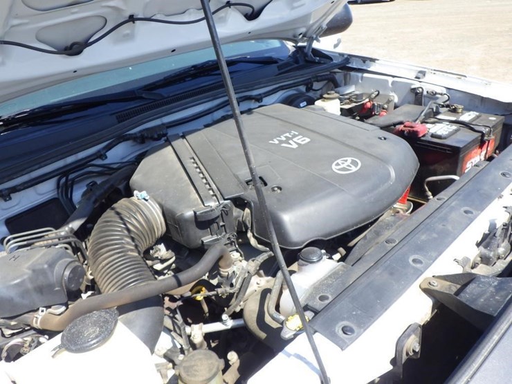 2013-toyota-tacoma-image-13