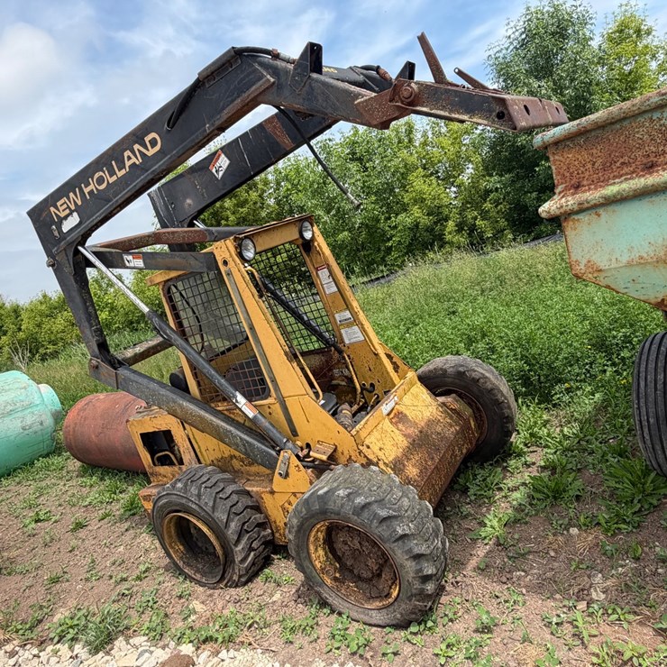 NEW HOLLAND L555