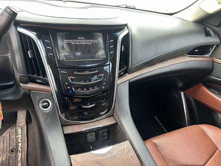 2018-cadillac-escalade-esv-image-33