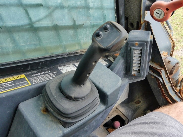 2021-deere-332g-image-16