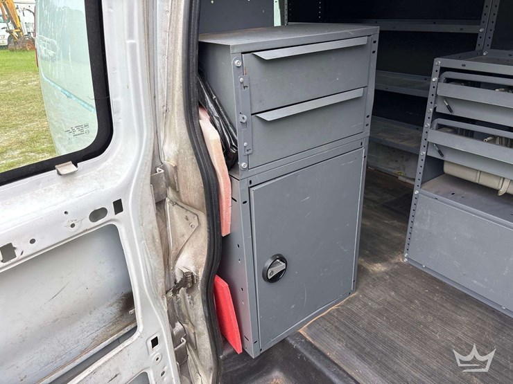 2013-chevrolet-express-2500-image-8