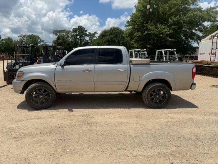 2004-toyota-tundra-image-5