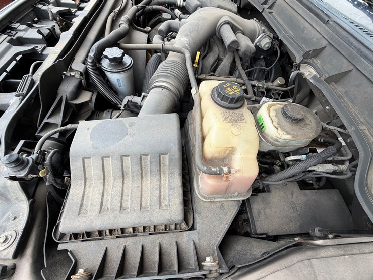 2015-ford-f550-image-25
