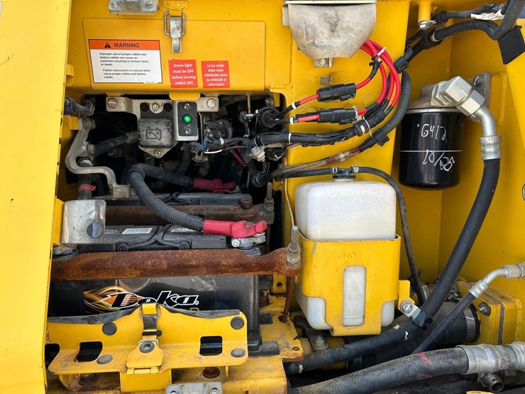 2017-komatsu-d51pxi-24-image-21