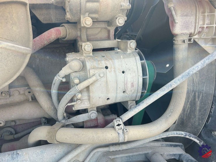 2020-kenworth-t880-image-65