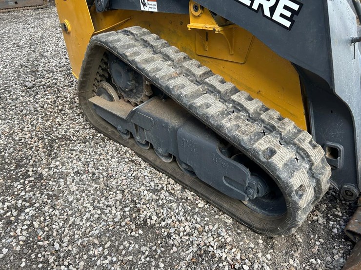 2018-deere-317g-image-12