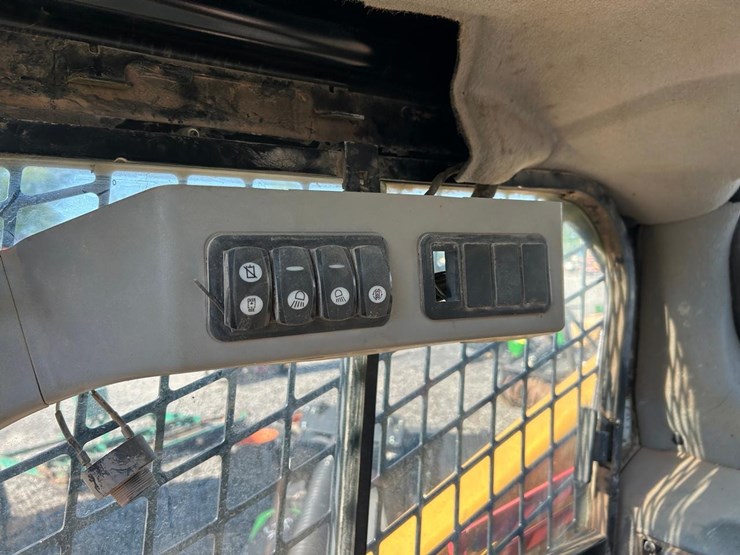 2014-caterpillar-289d-image-25