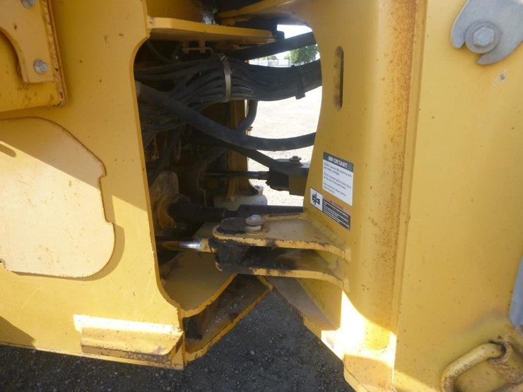 2005-deere-624j-image-27