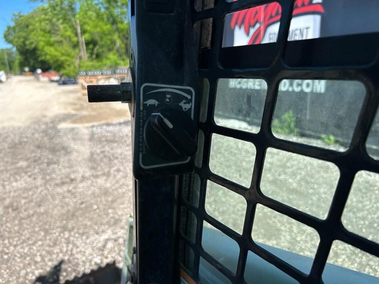 2019-bobcat-t450-image-21