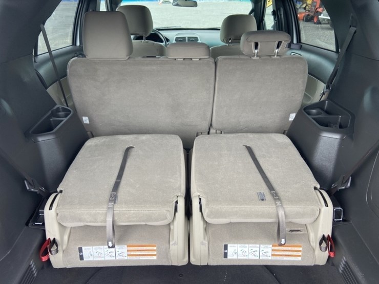 2013-ford-explorer-image-28