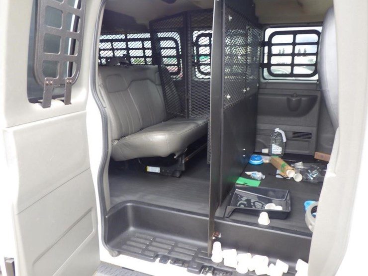 2013-chevrolet-express-2500-image-7