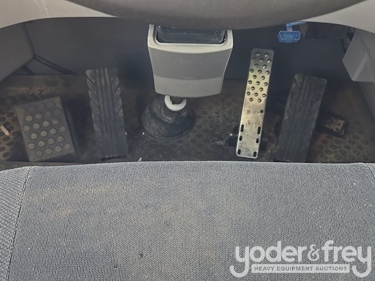 2022-volvo-a25g-image-57