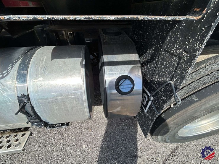 2020-kenworth-t880-image-45
