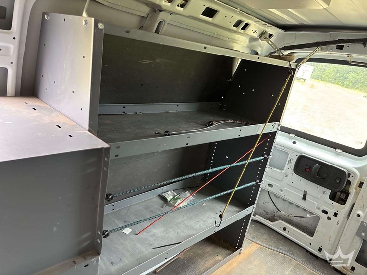 2013-chevrolet-express-2500-image-13