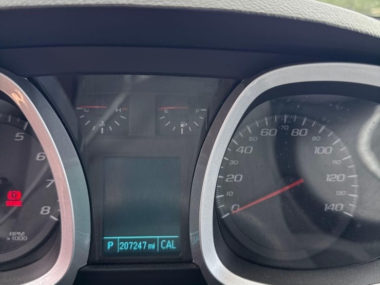 2016-chevrolet-equinox-lt-image-10