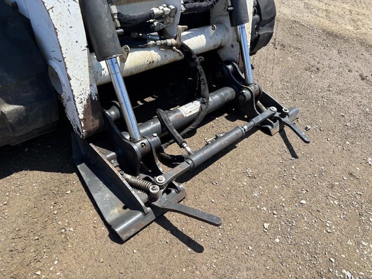 2019-bobcat-t595-image-10
