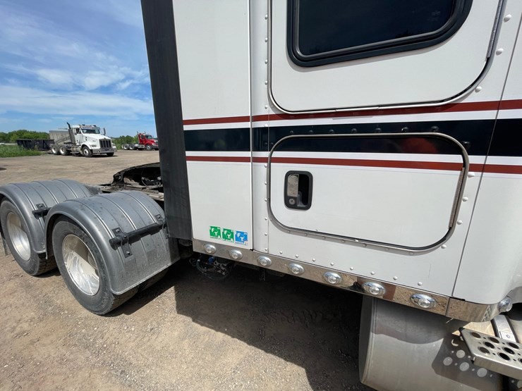 2016-kenworth-t680-image-41