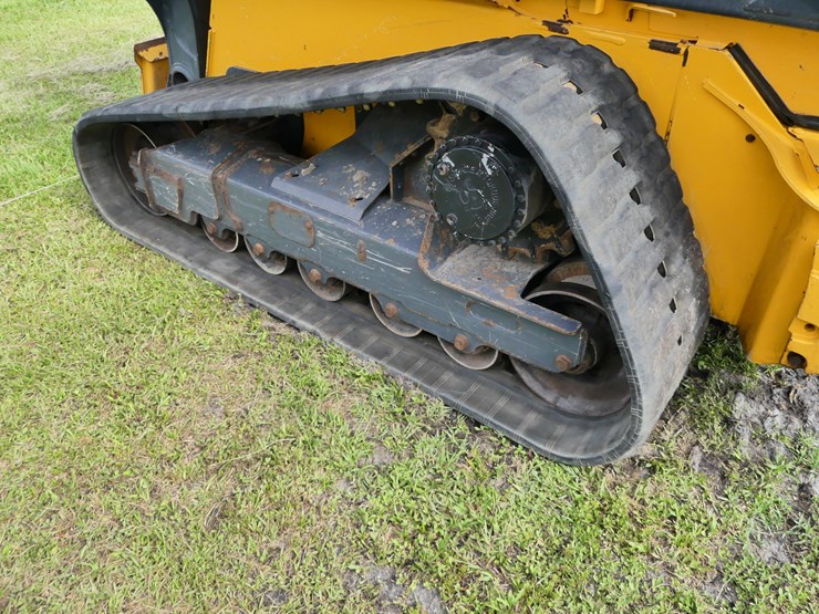 2024-deere-331g-image-10