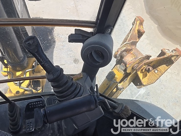 2020-deere-310sl-image-53