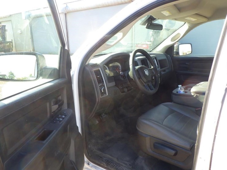 2016-dodge-1500-image-5