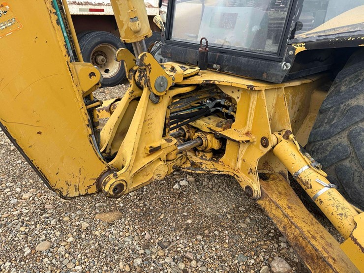 cat-426l-backhoe-image-7