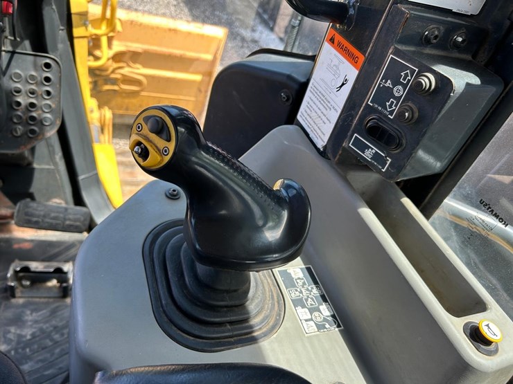 2017-komatsu-d51pxi-24-image-25