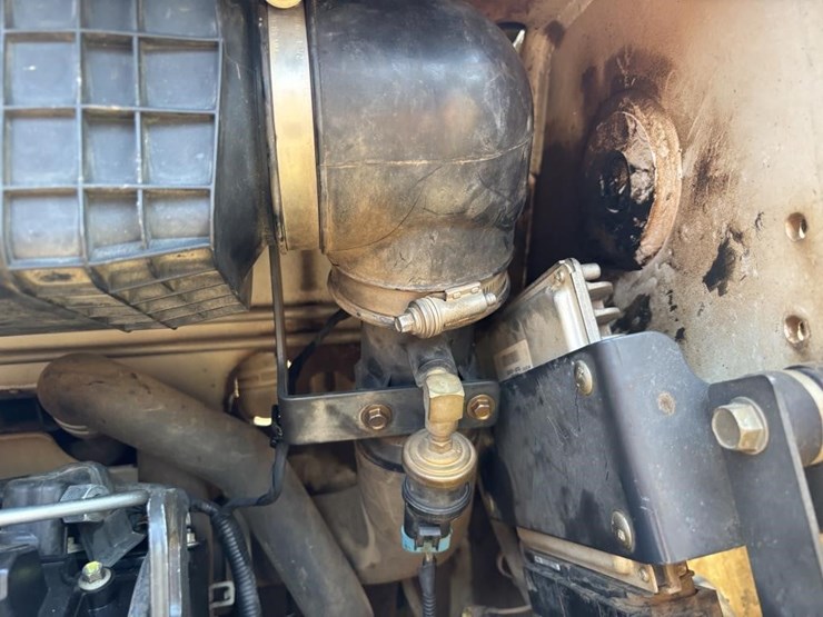 2016-bobcat-t590-image-39