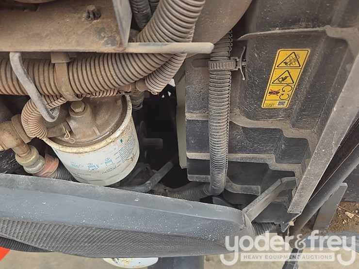 2019-kubota-l3901d-image-36