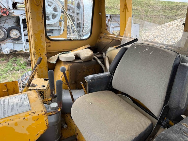 caterpillar-d7f-image-24