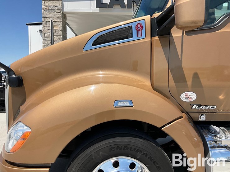 2022-kenworth-t680-image-15