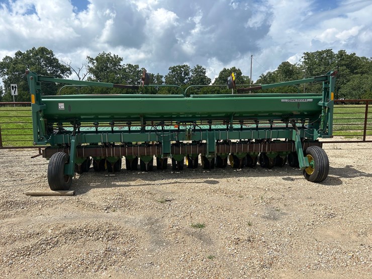 john-deere-1530-image-1