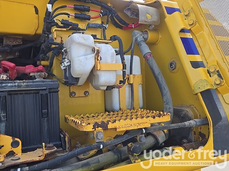 2018-komatsu-d61px-24-image-30