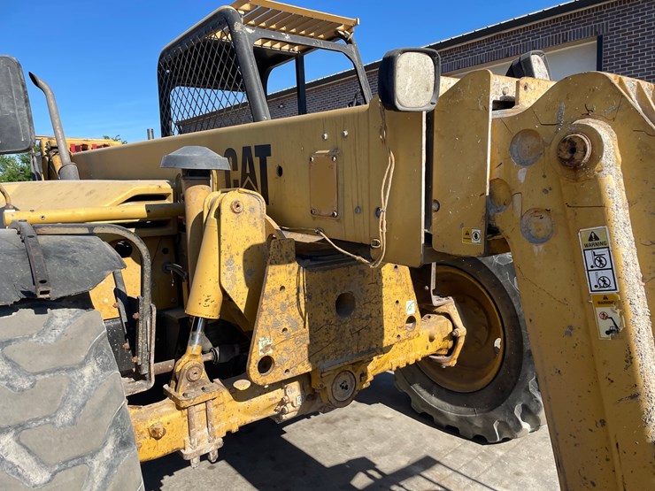 caterpillar-th62-image-16