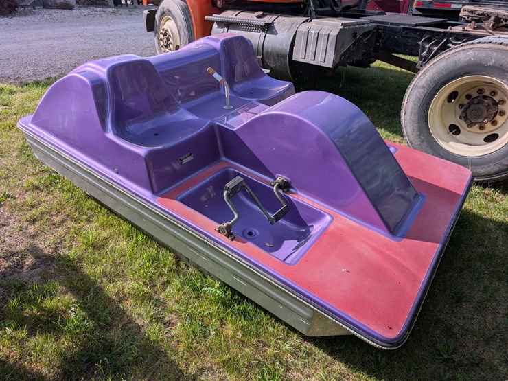 #5450-•-paddle-boat-image-2