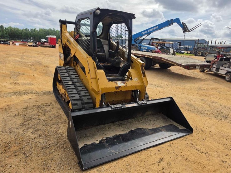 2015-caterpillar-259d-image-5