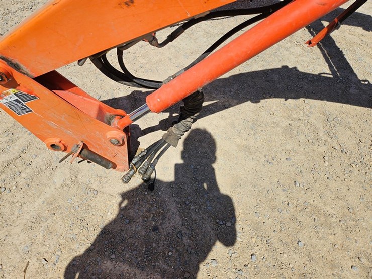 kubota-la844-image-17