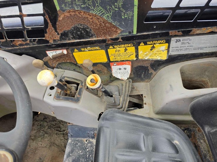 jcb-520-image-11