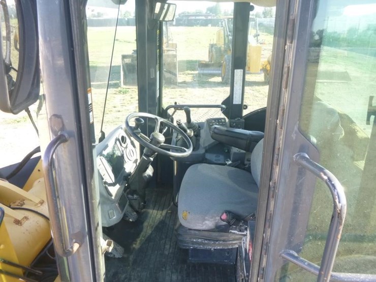 2005-deere-624j-image-8